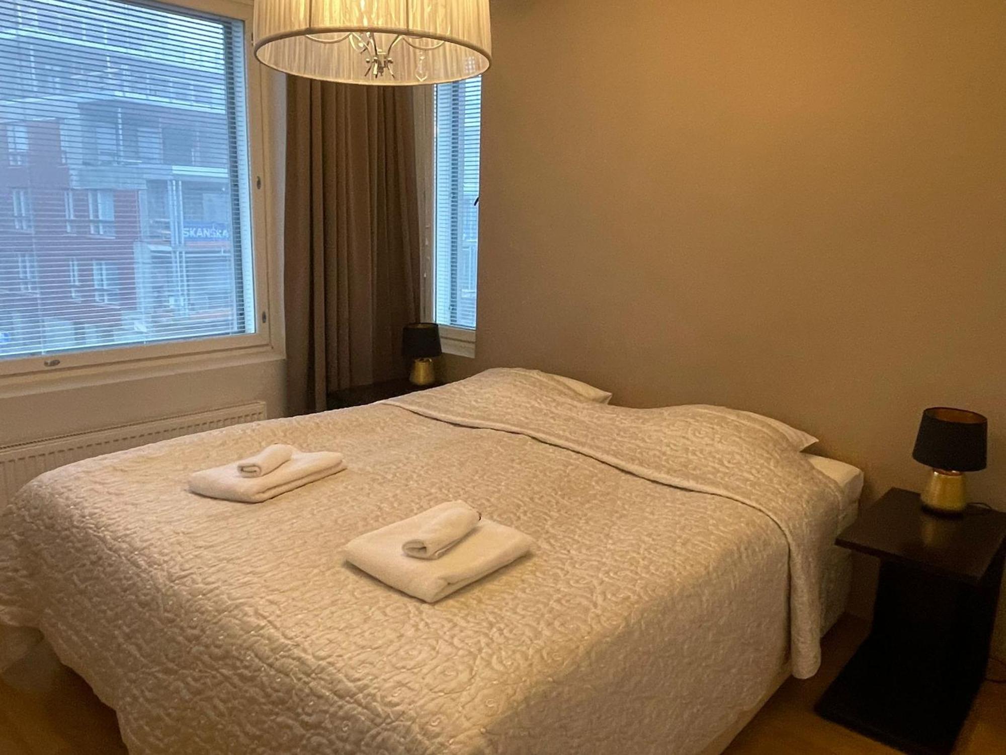 Gella Canalside Apartments With Sauna And Balcony In Address Saukonpaadenranta 4 ヘルシンキ エクステリア 写真